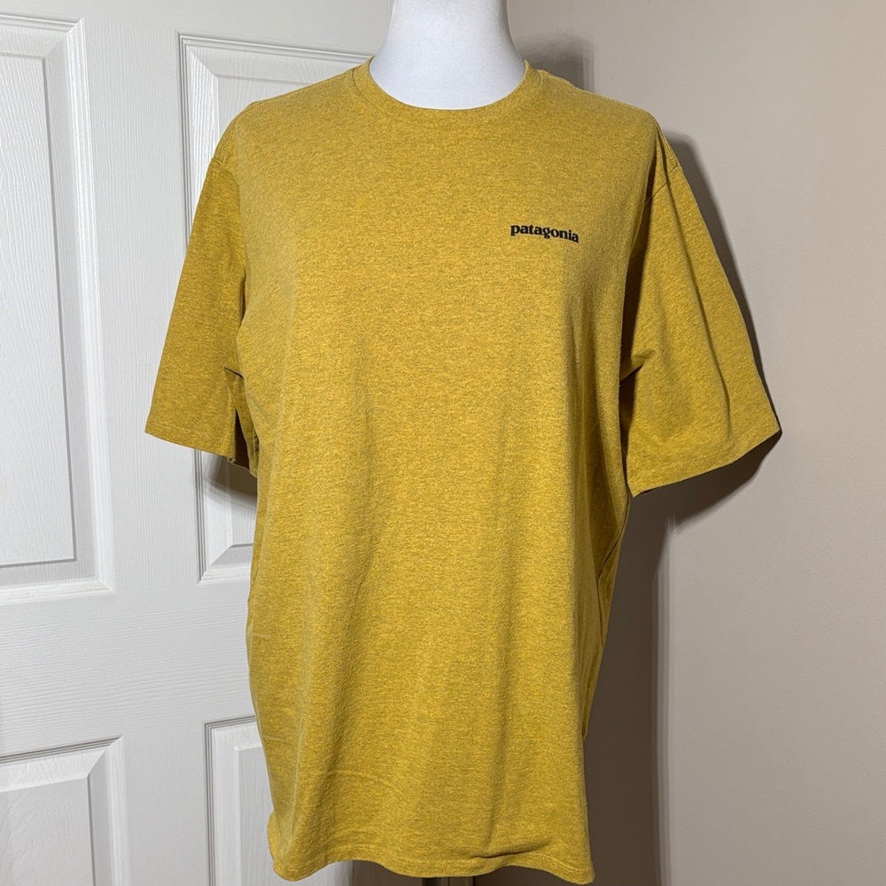 PATAGONIA Men's P-6 Logo Responsibili-Tee in Hawk Gold SIZE XL